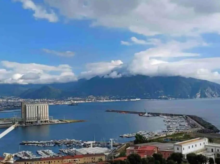 Una Terrazza In Piazza Torre Annunziata Zewnętrze zdjęcie